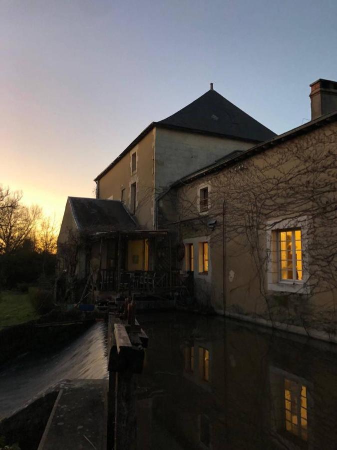 La Roulotte Du Moulin De Palet Villa Bauge-en-Anjou Bagian luar foto